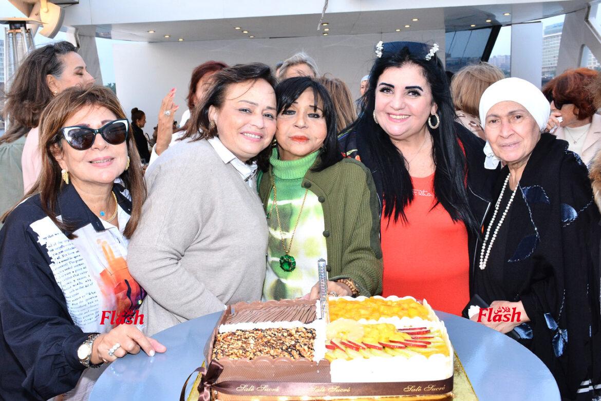 اكبر تجمع في " يوم ليكي " والاحتفال باعياد ميلاد الصديقات