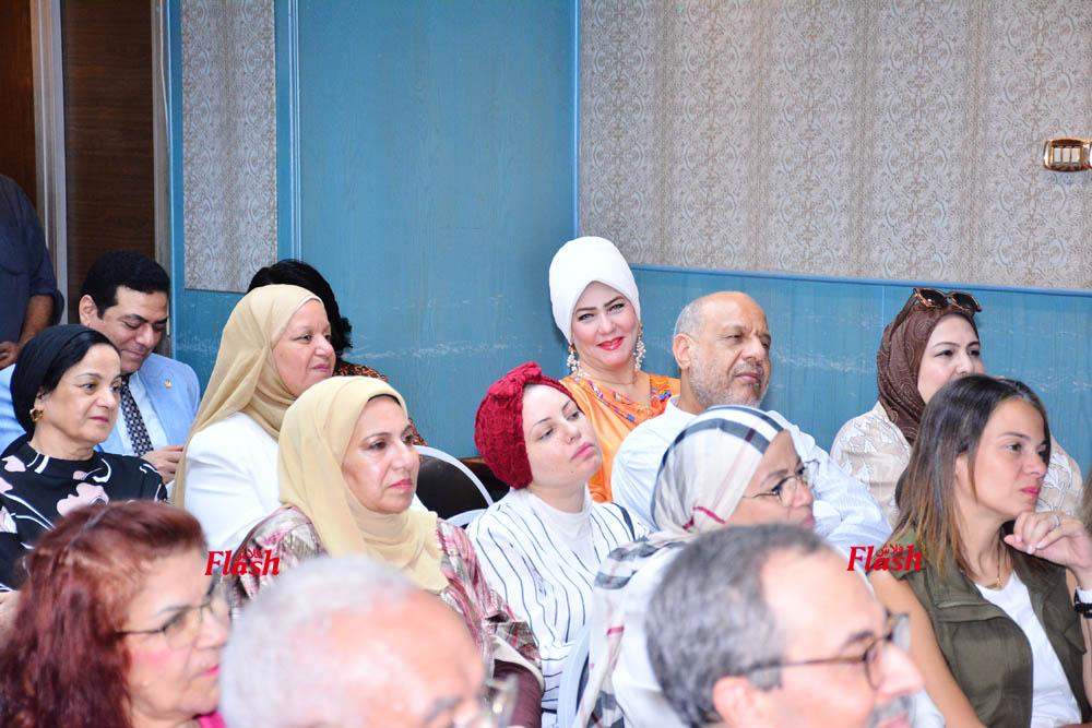 ندوة لمناقشة الكاتب الروائي م/ حازم عبد العزيز لرواية " ليلة غاب عنها القمر " 50 21 5