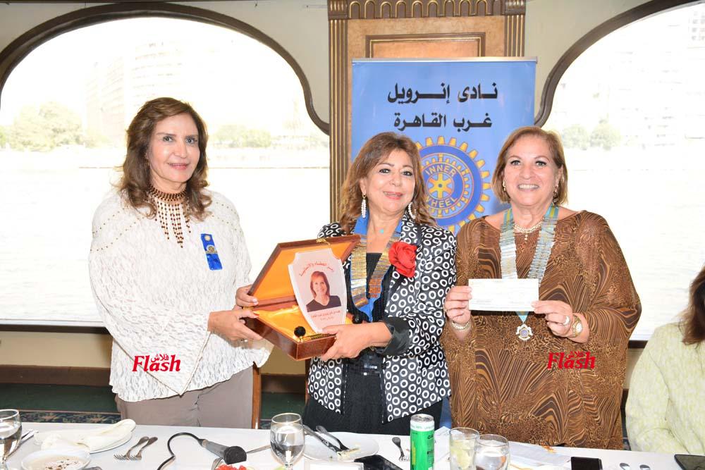 اجتماع رئيسه المنطقة هناء السادات مع اينرويل غرب القاهره 30 10 1 5