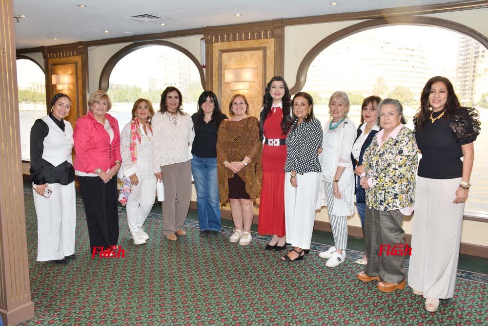 اجتماع رئيسه المنطقة هناء السادات مع اينرويل غرب القاهره 33 10 4 1