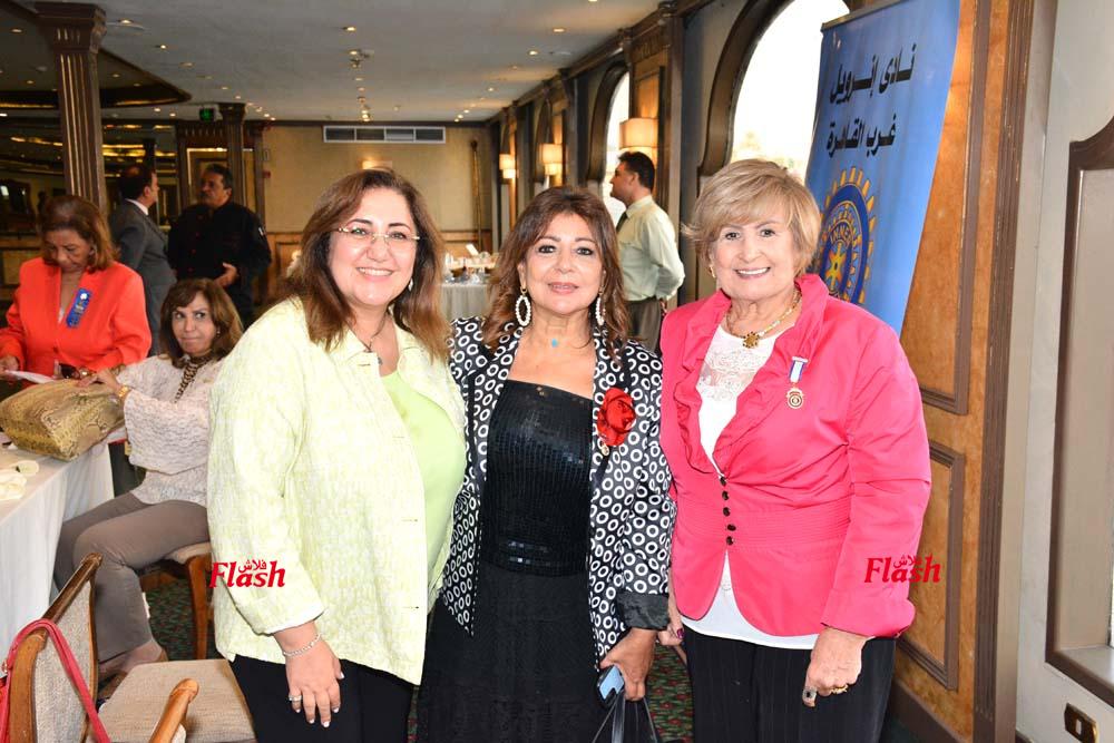 اجتماع رئيسه المنطقة هناء السادات مع اينرويل غرب القاهره 36 11 1 5