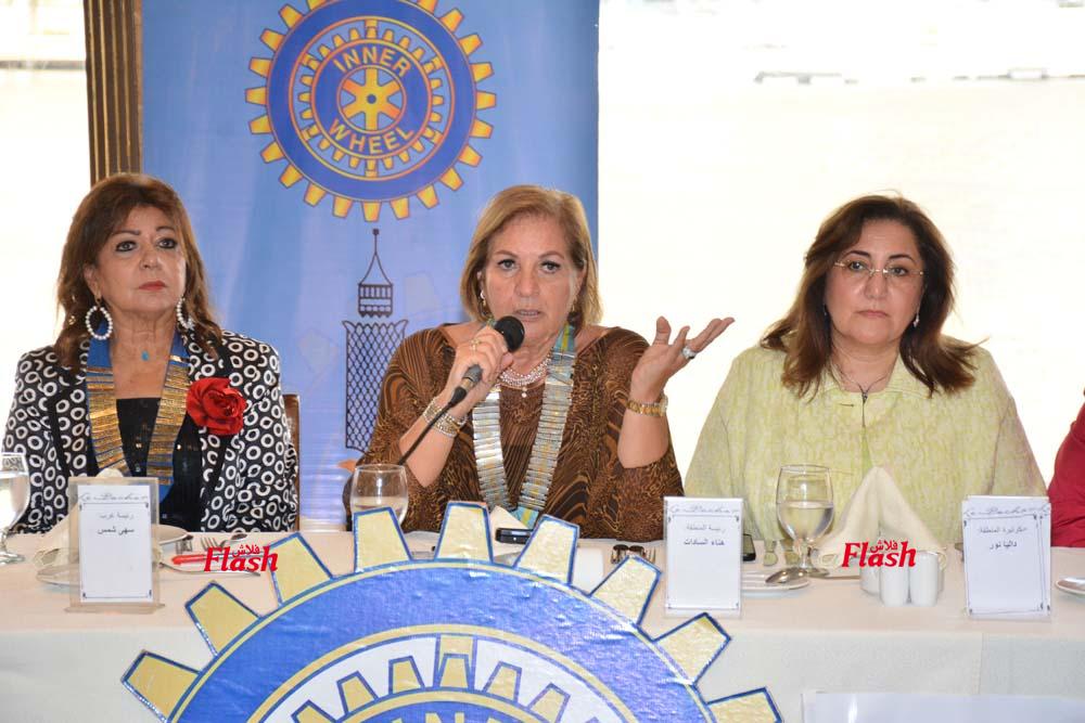 اجتماع رئيسه المنطقة هناء السادات مع اينرويل غرب القاهره 35 11 2 4