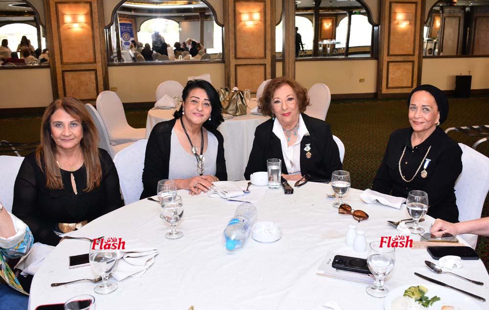 ندوة للكاتبة والأديبة منى عارف مع إينرويل لوتس مصر وإينرويل النيل 32 12 1 2