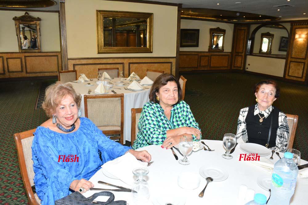 اجتماع رئيسه المنطقة هناء السادات مع اينرويل غرب القاهره 45 16 2 6