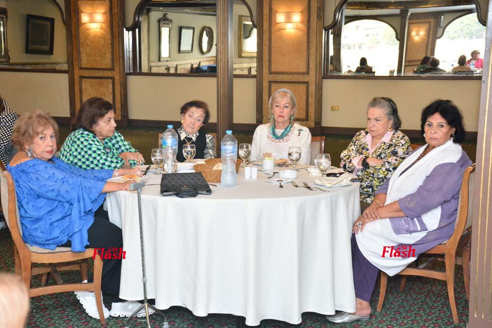 اجتماع رئيسه المنطقة هناء السادات مع اينرويل غرب القاهره 21 2 2 2