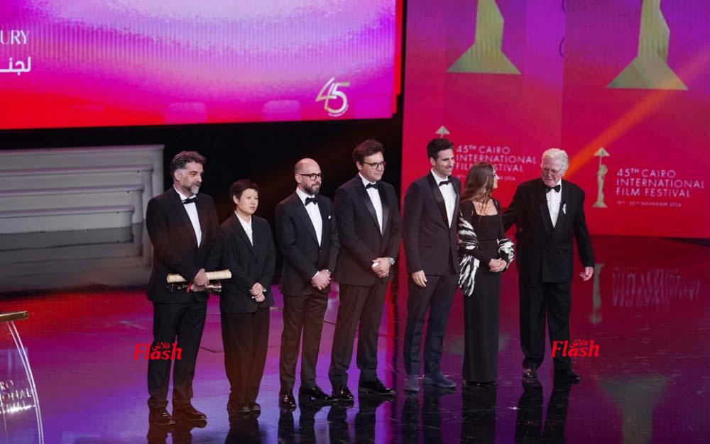 بالصور _ افتتاح مهرجان_القاهرة_السينمائي_الدولي الـ 46 19 01 1