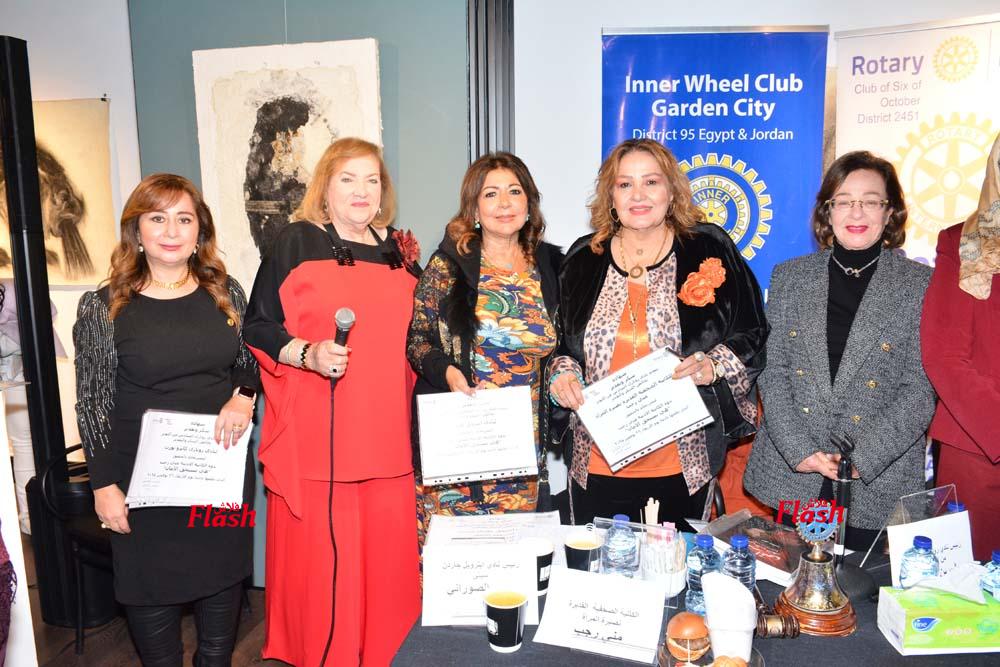 ندوة الكاتبه الصحفية مني رجب بمناسبه اليوم العالمي للقضاء علي العنف ضد المرأة 37 010 1 1