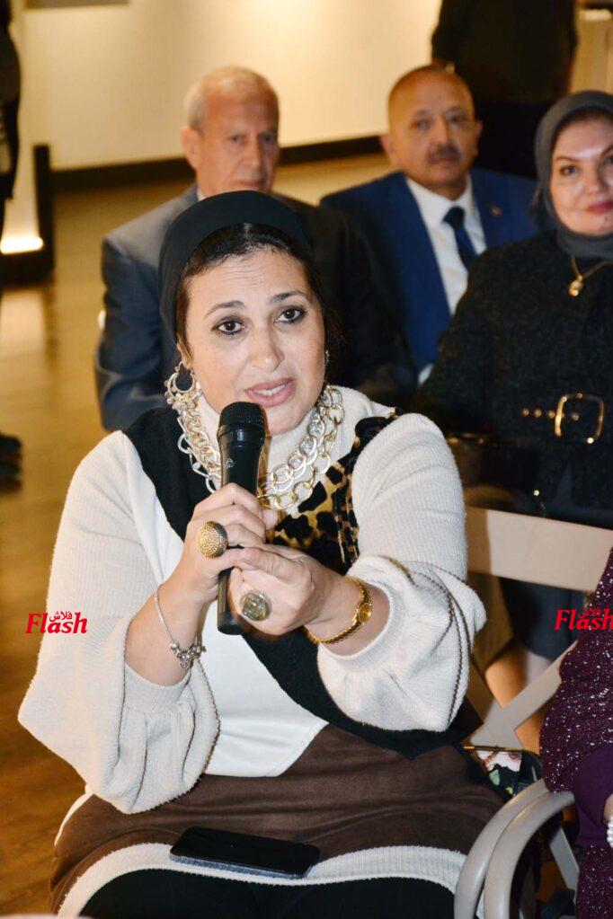 ندوة الكاتبه الصحفية مني رجب بمناسبه اليوم العالمي للقضاء علي العنف ضد المرأة 49 12