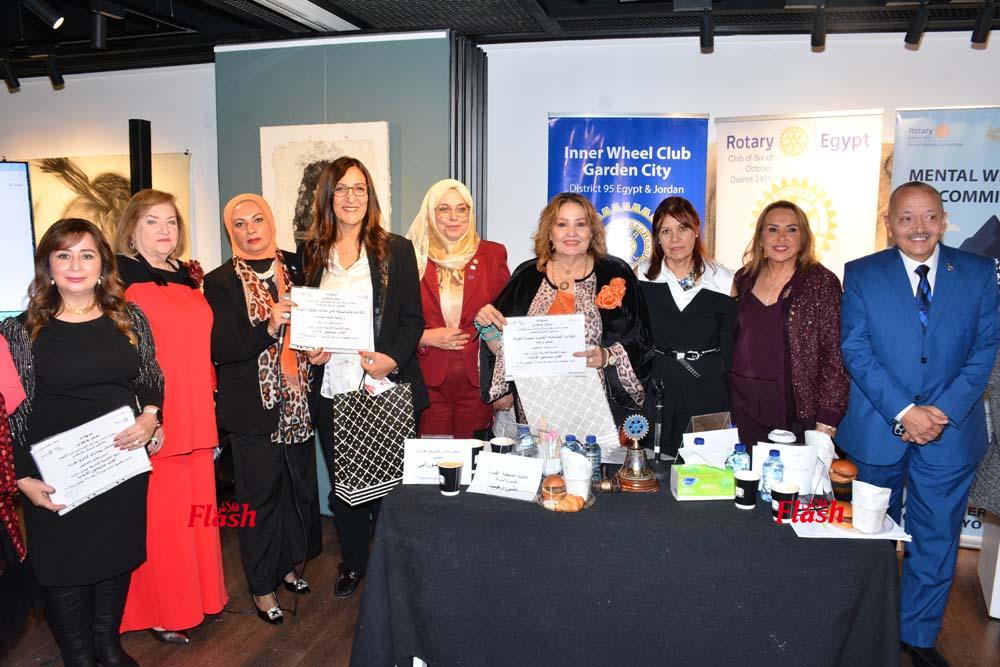 ندوة الكاتبه الصحفية مني رجب بمناسبه اليوم العالمي للقضاء علي العنف ضد المرأة 52 13 3 2