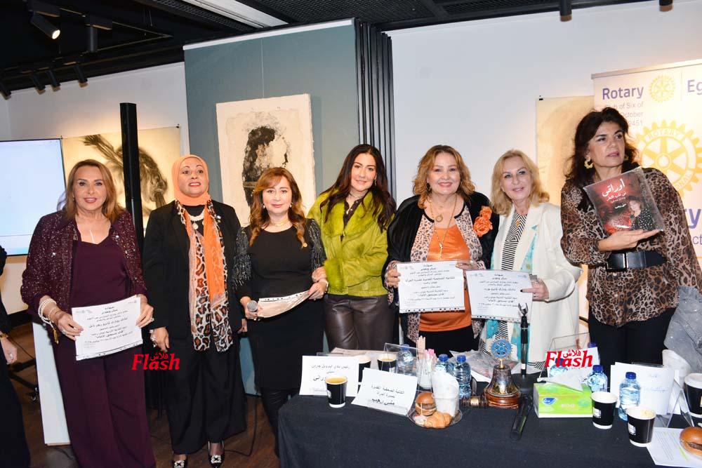 ندوة الكاتبه الصحفية مني رجب بمناسبه اليوم العالمي للقضاء علي العنف ضد المرأة 55 14 3 2