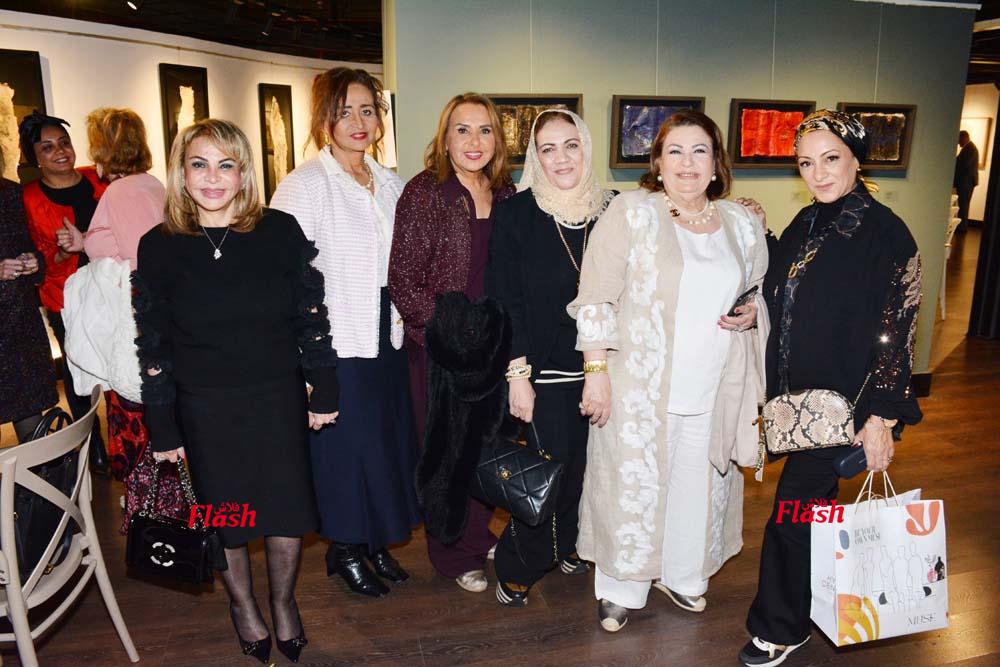 ندوة الكاتبه الصحفية مني رجب بمناسبه اليوم العالمي للقضاء علي العنف ضد المرأة 56 14 4