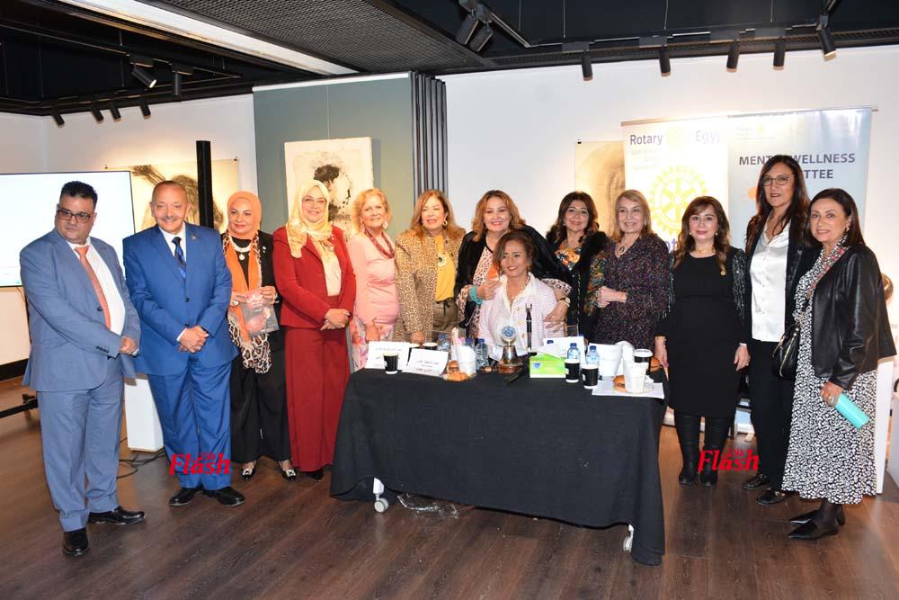 ندوة الكاتبه الصحفية مني رجب بمناسبه اليوم العالمي للقضاء علي العنف ضد المرأة 66 16 4 1