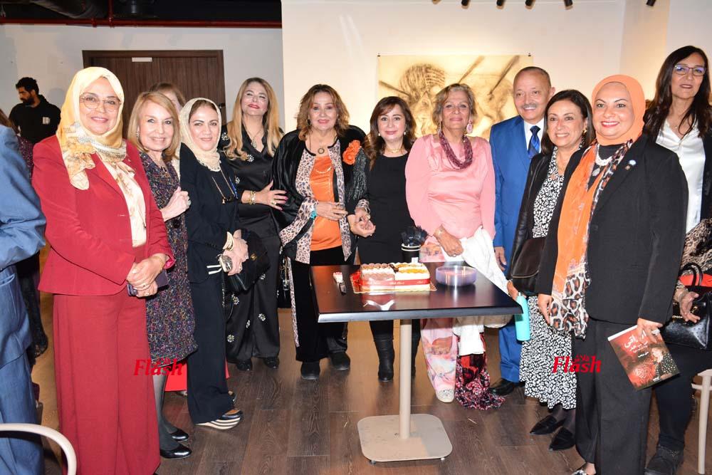 ندوة الكاتبه الصحفية مني رجب بمناسبه اليوم العالمي للقضاء علي العنف ضد المرأة 68 16 5 1