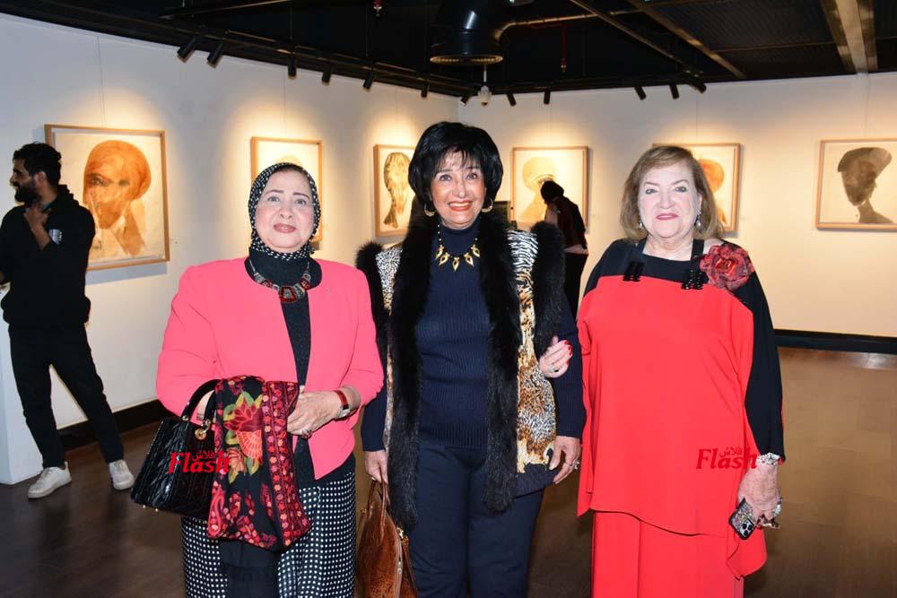 ندوة الكاتبه الصحفية مني رجب بمناسبه اليوم العالمي للقضاء علي العنف ضد المرأة 28 7 1 4