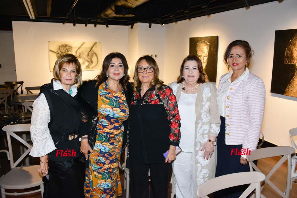 ندوة الكاتبه الصحفية مني رجب بمناسبه اليوم العالمي للقضاء علي العنف ضد المرأة 80 DSC 0025