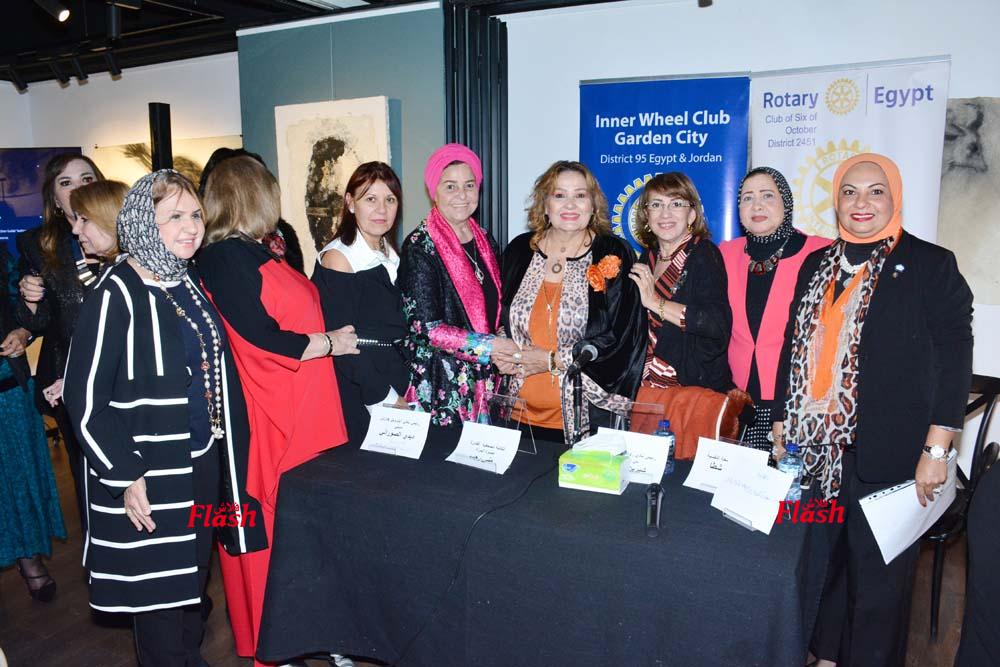 ندوة الكاتبه الصحفية مني رجب بمناسبه اليوم العالمي للقضاء علي العنف ضد المرأة 82 DSC 0104