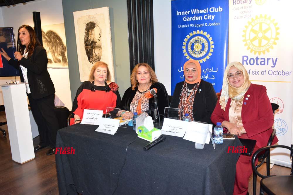 ندوة الكاتبه الصحفية مني رجب بمناسبه اليوم العالمي للقضاء علي العنف ضد المرأة 86 DSC 0178