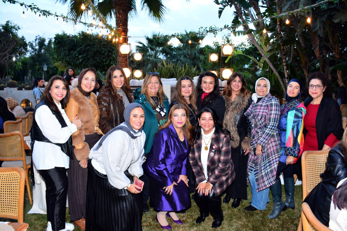 تجمع سيدات المجتمع في عيد ميلاد دكتور.حنان كريمه