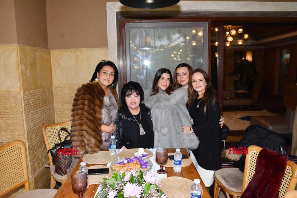 تجمع سيدات المجتمع في احتفال وحب دكتور.حنان كريمه 68 18 5 1