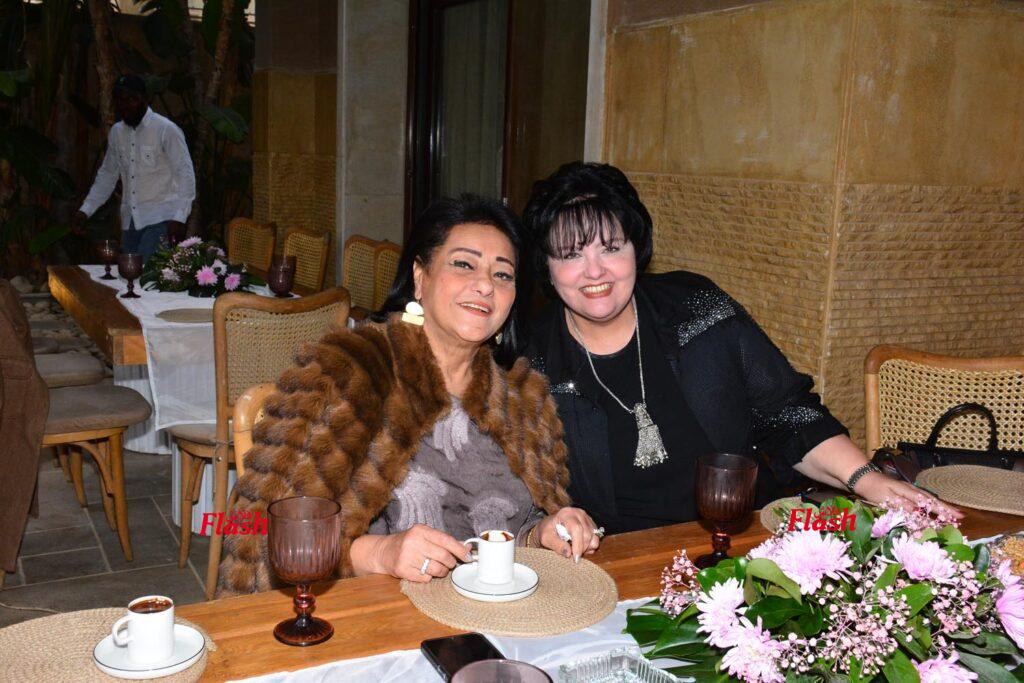 تجمع سيدات المجتمع في احتفال وحب دكتور.حنان كريمه 77 20 2 2