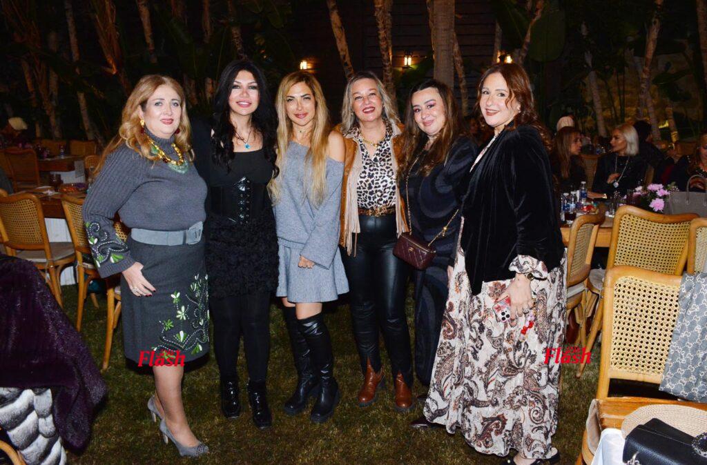 تجمع سيدات المجتمع في احتفال وحب دكتور.حنان كريمه 91 26 2 1