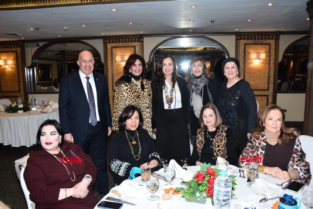 ندوة مشتركه لنادي إينرويل الجيزه ونادي لاينز بيڤرلي هيلز في حوار مفتوح للكاتب والإعلامي إبراهيم عيسي 36 10 4