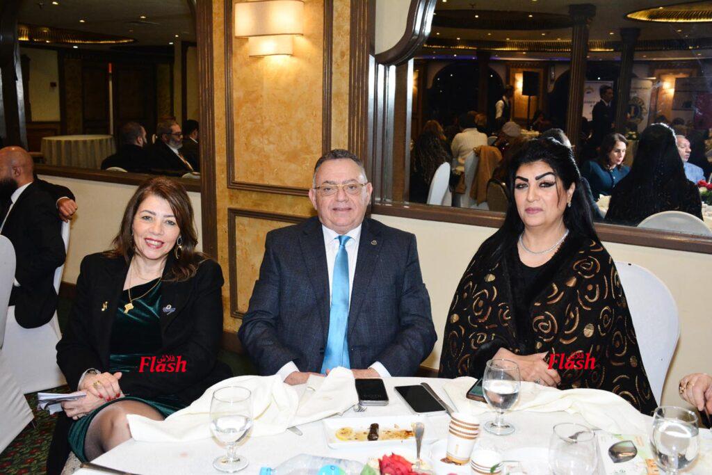 ندوة مشتركه لنادي إينرويل الجيزه ونادي لاينز بيڤرلي هيلز في حوار مفتوح للكاتب والإعلامي إبراهيم عيسي 49 17 1