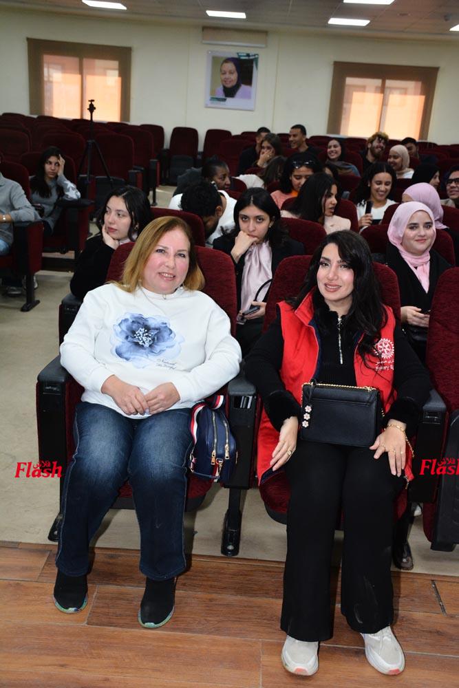 برنامج تنمية المهارات القيادية الشبابية بالتعاون مع الجامعة الكندية الدولية (CIC) 56 20 2 3