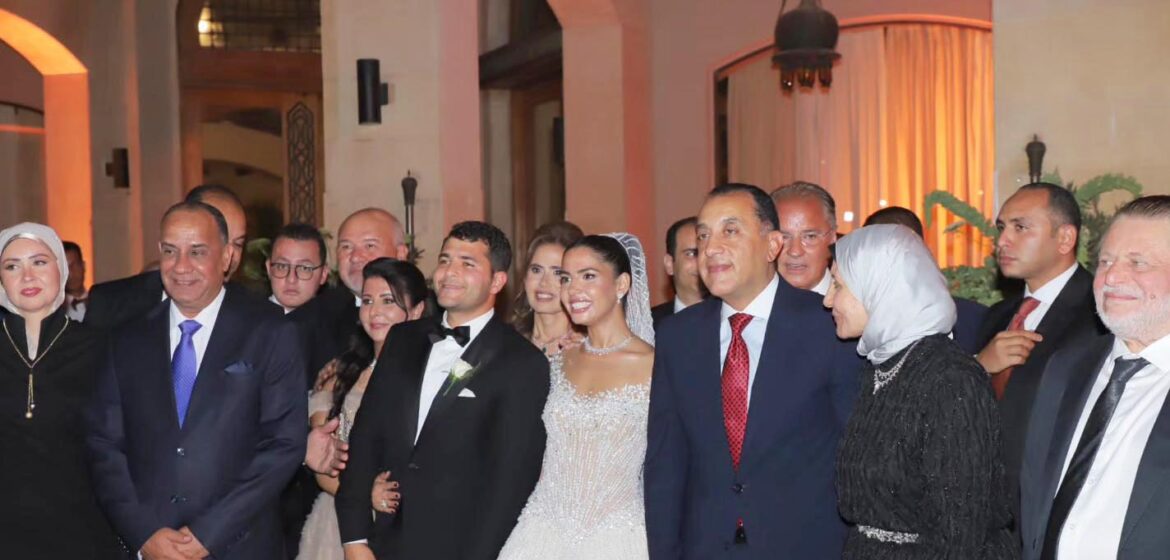 رئيس الوزراء ونجوم الفن والمجتمع في حفل زفاف عهد السعدي وكريم مَميش
