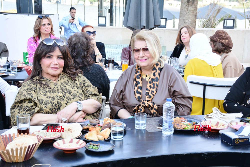 سيدات المجتمع يلتقين في ” يوم ليكي “ وحفل فرقة الست 82 25 1