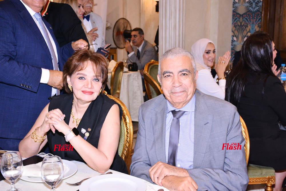 احتفالية تسليم وتسلم روتاري كايرو إيجلز 39 12 2