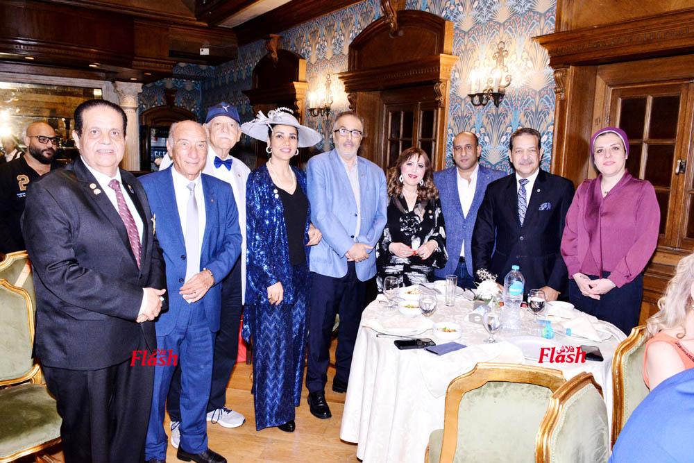 احتفالية تسليم وتسلم روتاري كايرو إيجلز 77 26 1